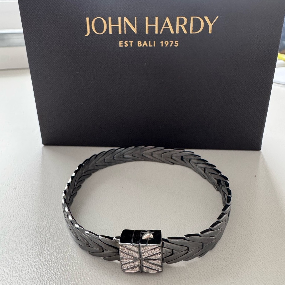 John Hardy Blackened Silver Modern Chain Link Bracelet Pave Diamond Clasp - Picture 2 of 10